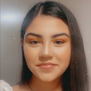 Meet your Posher, Valeria